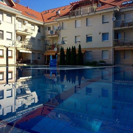 Relax Apartman ハイデゥソボスロー エクステリア 写真