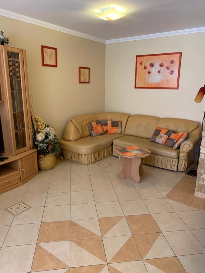 Relax Apartman ハイデゥソボスロー エクステリア 写真