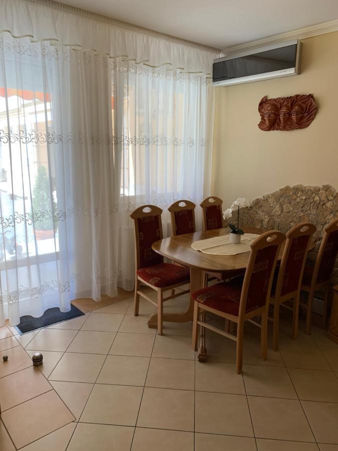 Relax Apartman ハイデゥソボスロー エクステリア 写真