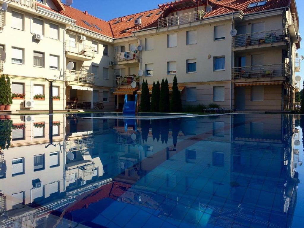 Relax Apartman ハイデゥソボスロー エクステリア 写真
